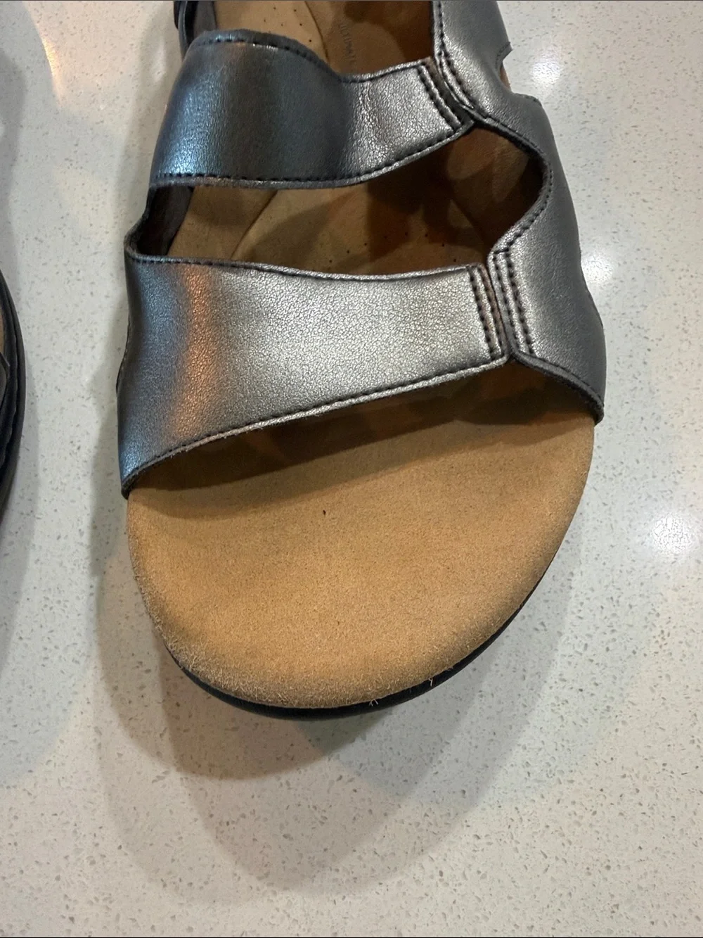 Clarks Women's Metallic Silver Strappy Comfort Sandals Size 11